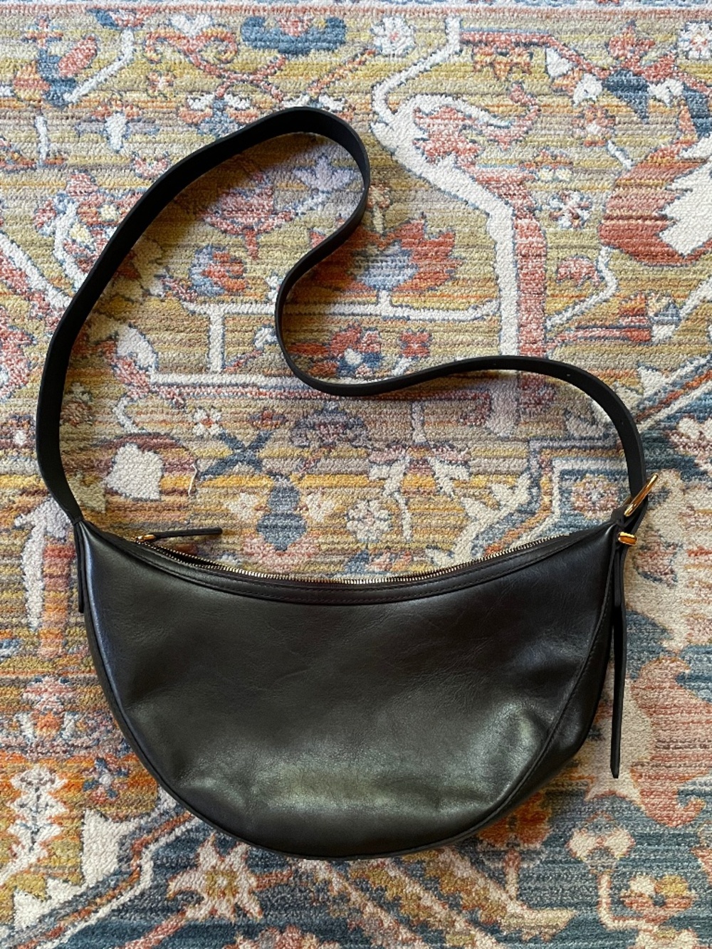 Madewell Essential Sling Crossbody Bag in Black Leather